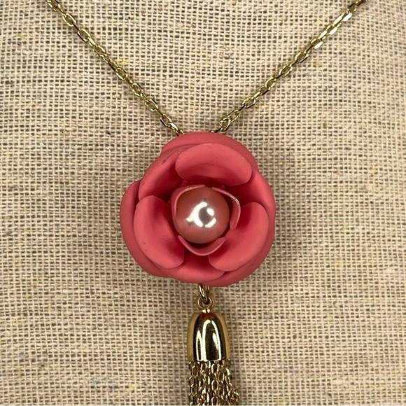 GOLD ROSE TASSEL NECKLACE FAUX PEARL ACCENT - Picture 2 of 12